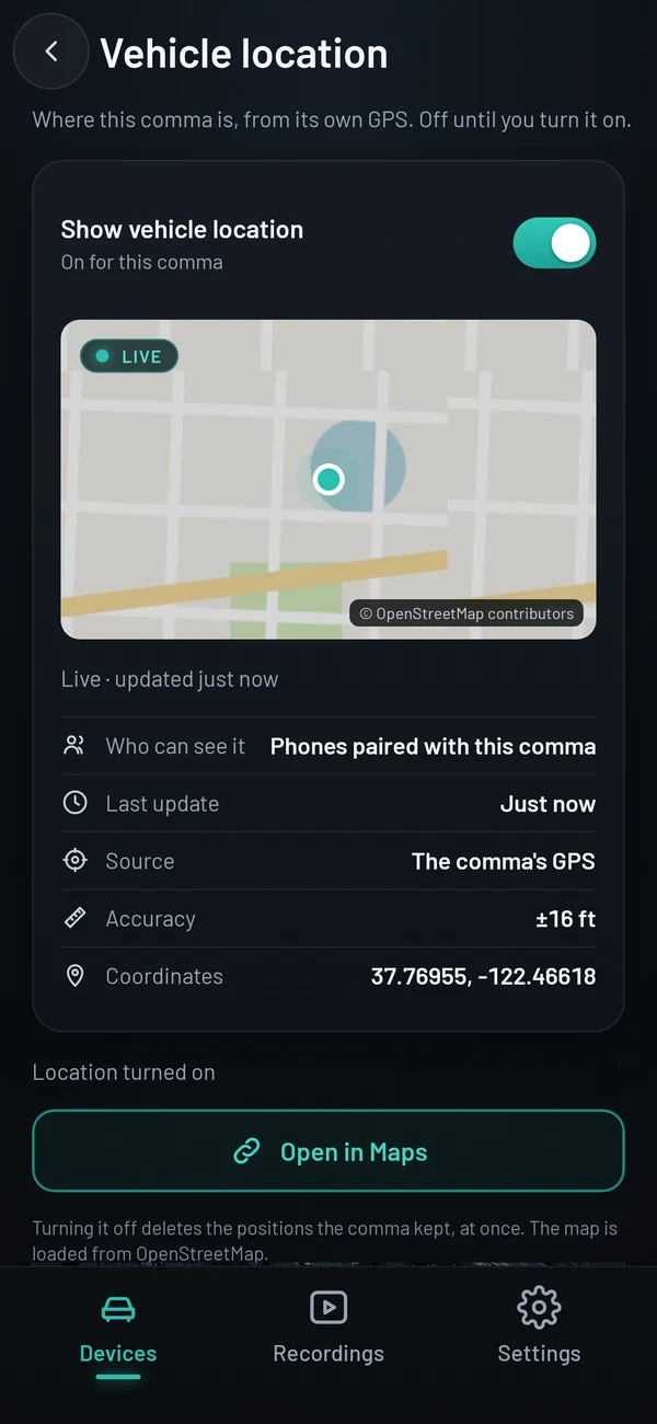 The Vehicle location screen: a live dot on a street map, with the last update, source, accuracy and coordinates.